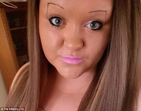 Worst Eyebrows, Eyebrow Fails, Funny Eyebrows, Bad Eyebrows, Eyebrow Trends, Smudged Eyeliner, Gallery Show, Makeup Fails, Arched Eyebrows