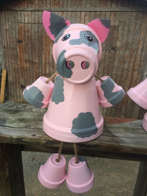 Clay pot terra cotta pig by Family Time Crafts (FB) Terra Cotta Pot Crafts Diy, Pot Decor, Clay Pot Projects, Flower Pot People, Clay Pot People, Pig Crafts, Flower Pot Art, Day Of Dead, Terra Cotta Pot Crafts