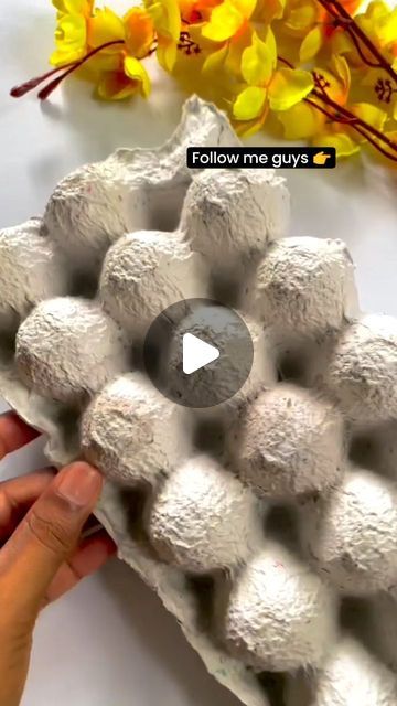 Craft Using Egg Cartons, Egg Cartons Craft, Crafts With Egg Trays, Art With Egg Cartons, Egg Trays Craft Ideas, Egg Carton Bird Feeder, Egg Carton Crafts For Adults, Diy Egg Carton Crafts, Egg Container Craft