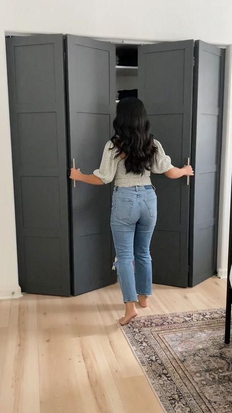 Martinez Casita, Closet Transformation, Diy Closet, Instagram Diy, Apartment Decorating, November 3, Projects For Kids, Home Renovation, Apartment Decor