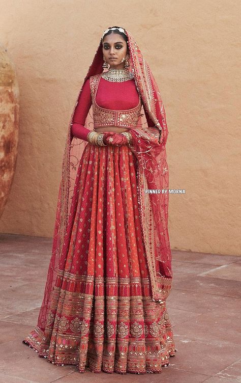 Sabyasachi Mukherjee - India 🇮🇳 Sabya Sachi, Sabyasachi Lehenga Bridal, Burner Workout, Sabyasachi Bridal, Sabyasachi Mukherjee, Latest Bridal Lehenga, Sabyasachi Lehenga, Indian Bridal Photos, Wedding Lehenga Designs