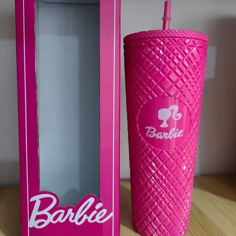 710ML BARBIE EDITION DURIAN TUMBLER DOUBLE WALL INSULATED DRINKING BOTTLE STUBBED CUP WITH STRAW 24OZ ICED COFFEE OR BOBA TEA STUDDED TUMBLER WITH LID AND STRAW, PREMIUM TRAVEL WATER CUP BPA FREE PORTABLE https://esentiments.pk/product/710ml-barbie-edition-durian-tumbler/ For further information and to place an order, please contact us directly or visit our website at www.esentiments.pk ✅ Guaranteed authentic products ✅ Cash on delivery available across the nation ✅ Competitive pricing... Barbie Edition, Studded Tumbler, Drinking Bottle, Boba Tea, Cup With Straw, Water Cup, Tumblers With Lids, Iced Coffee, Drink Bottles