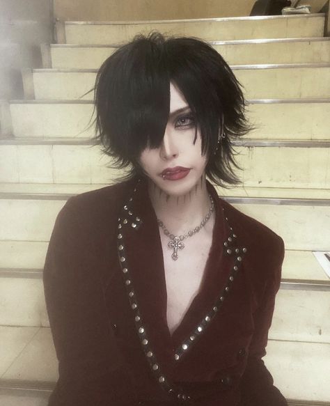 Vkei Haircut, Visual Kei Makeup, Cute Haircuts, Aesthetic People, Best Careers, Pose Reference Photo, Visual Kei, Hair Looks, Hair Goals