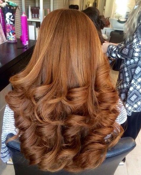 Love this natural fall color Big Hair Curls Volume, Big Hair Curls, Glass Hair, Curls For Long Hair, Big Curly Hair, Big Curls, Long Red Hair, Long Wavy Hair, Jairzinho