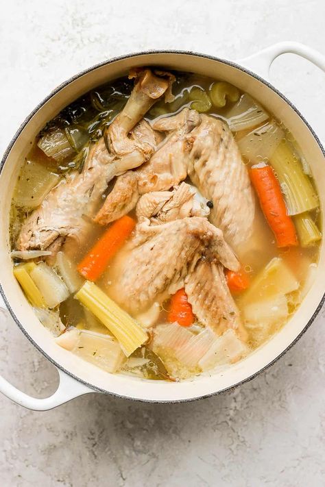 How to Make the Best Homemade Turkey Broth - the perfect way to use your leftover Thanksgiving turkey! Simple, easy recipe! #howtomakehomemadeturkeybroth #homemadeturkeybroth #homemadeturkeybrothhowtomake #homemadeturkeybrothrecipes #homemadebrothfromturkeybones Turkey Broth Recipes, Dutch Oven Turkey, Turkey Stock Recipe, Oven Turkey, Homemade Turkey Soup, Recipes With Vegetable Broth, Wooden Skillet, Cook Turkey, Healthy One Pot Meals