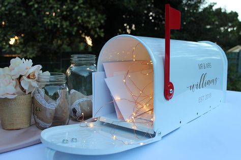 Wedding Mailbox, Wishing Well Wedding, Money Box Wedding, Country Wedding Decorations, Wedding Card Box, Australia Wedding, Wedding Activities, Card Box Wedding, Wedding Boxes