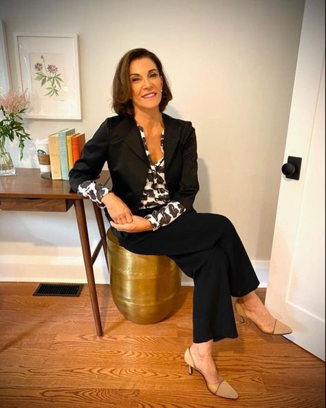 HILARY Farr is a designer, entrepreneur, television host, and former actress of British and Canadian descent. She is best known for co-hosting the HGTV series Love It or List It with David Visentin. Who is HGTV star Hilary Farr and how old is she? Hilary Farr is a British-Canadian home designer, TV personality, and former […] Hilary Farr, Hilary Farr Hair Hairstyles, Tough Love With Hilary Farr, Times I Hated Lorelai Gilmore, Times I Couldn’t Stand Lorelai Gilmore, Hgtv Star, Horror Picture Show, Rocky Horror Picture Show, Rocky Horror Picture