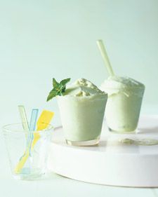 Spearmint Ice Cream: Its pale color and sprightly flavor speak to its purity and its short ingredient list: milk, cream, sugar, eggs, and fresh-from-the-garden mint. Old Fashioned Ice Cream, Gelato Recipe, Martha Stewart Recipes, Mint Ice Cream, Homemade Ice Cream Recipes, Ingredient List, Milk Cream, Sugar Eggs, Ice Cream Popsicles