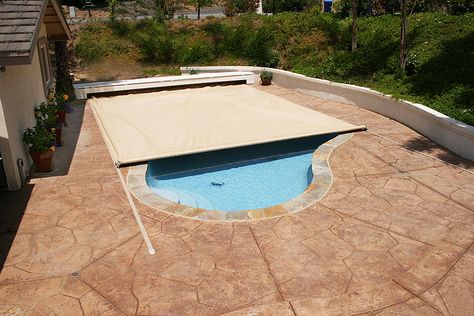 How to Add an Automatic Cover to a Pool Above Ground Pools With Decks, Pools With Decks, In Ground Pool Kits, Pool Safety Covers, Automatic Pool Cover, Deck Piscina, Pool Covers, Above Ground Pools, Swimming Pool House