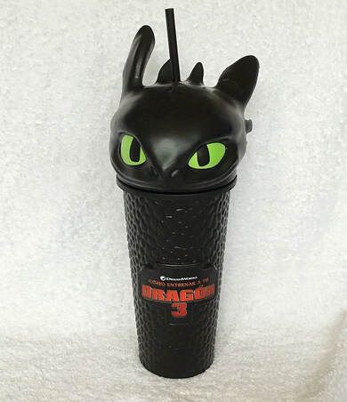 How To Train Your Dragon Merch, Cute Toothless, Httyd Funny, Animal Figurine Toys, Dragons Clothes, Httyd Art, Naruto Sketch Drawing, Movie Club, Naruto Sketch