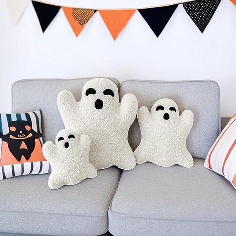 Pumpkin Cushion Pattern, Under Loft Bed, Halloween Home Party, Halloween Living Room Decor, Halloween Throw Pillows, Pillow Halloween, Pillows Cute, Halloween Living Room, Ghost Pillow