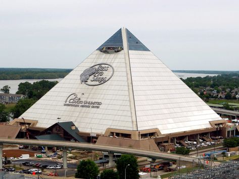 Memphis Bass Pro Shops pyramid one of the world's largest - Business Insider Bass Pro Shop, Road Trip Destinations, Summer Road Trip, Mississippi River, April 29, Fish Bowl, Ferry Building San Francisco, Mississippi, Pyramid