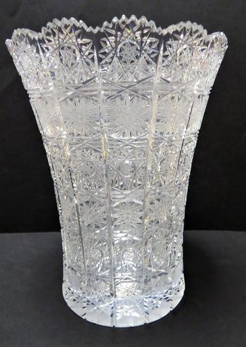 Crystal Vases, Car Boot Sale, Bohemia Crystal, Hollywood Homes, Bohemian Crystal, Crystal Glassware, Vase Arrangements, Crystal Vase, Czech Crystal