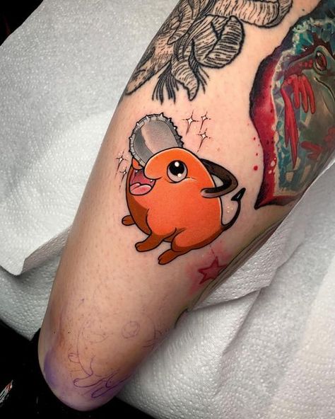 Cute Anime Tattoos, Pochita Tattoo, Chainsaw Man Tattoo, Ezreal League Of Legends, Tatuaje Studio Ghibli, Tattoo Cartoon, Tattoo Perna, P Tattoo, Tattoo Anime