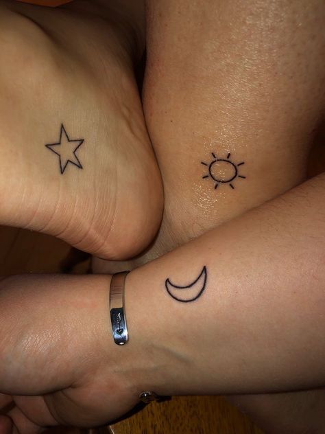 Matching Tattoo With Mom And Sister, Matching Mother And 2 Daughter Tatoos, Matching Tattoos For Moms And Daughters, Cute Matching Tattoos For Mom And Daughter, Tattoo Ideas Mom And 2 Daughter, Matching Tattoos For Sisters And Mom, Daughter And Mom Matching Tattoos, Matching Tattoos With Mum And Daughter, Matching Tattoos Sisters And Mom