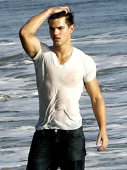 Taylor Lautner Tyler Lautner, Taylor Lautner Shirtless, Jacob Black Twilight, Twilight Jacob, Men Celebrities, Team Jacob, Nikki Reed, Logan Lerman, Taylor Lautner