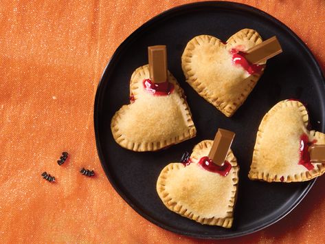 Pie Pockets, Pockets Recipe, Mini Cherry Pies, Ideas For Cooking, Chocolate Spiders, Halloween Party Appetizers, Perfect Halloween Party, Candy Eyeballs, Chocolate Melting Wafers