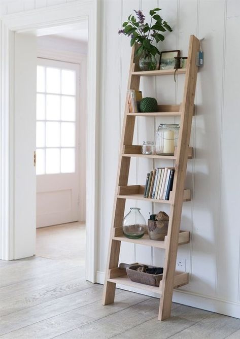 Check out this tutorial on how to make your own diy ladder bookshelf with easy to follow steps! Diy Ladder Bookshelf, Diy Ladder Shelf, Ladder Shelf Decor, Leaning Ladder Shelf, Leaning Shelf, Diy Bookshelves, Ladder Shelves, Diy Bookshelf, Diy Ladder