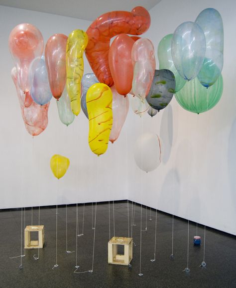 Love Balloon, Museum Of Contemporary Art, Balloon Art, Pop Up Shops, Latex Balloons, The Balloon, Objects Design, Installation Art, Party Time