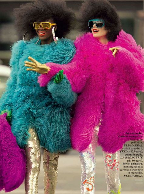 40s Mode, Look Disco, Mode Editorials, Disco Fashion, Walking Down The Street, 70s Disco, Disco Party, Moda Vintage, 70s Fashion