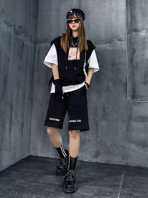 Black And White Hiphop Outfit, Delinquent Outfit, Harajuku Outfit, Athletic Wear Fashion, Punk Street Style, Boyish Style, Rapper Outfits, Cyberpunk Fashion, Asian Street Style