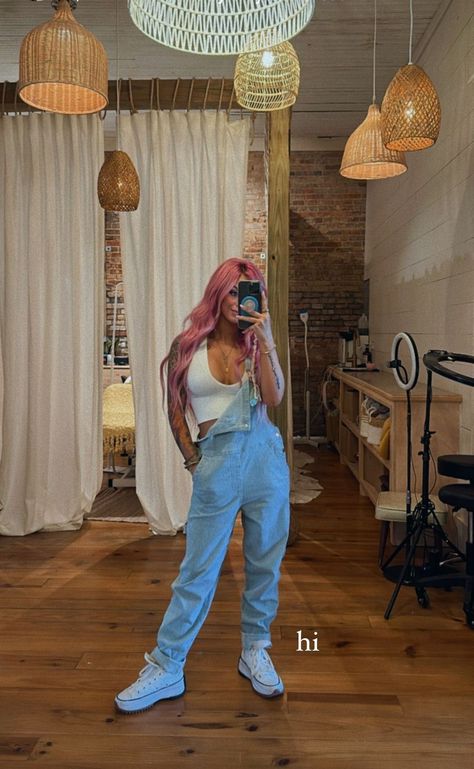 Outfits For Cosmetologist, Vegas Fashion Spring, Pink Hair Aesthetic Outfit, Outfits That Go With Pink Hair, Cute Outfits For Hairstylist, Hair Stylist Outfits Work Wear, Ally Nicole Outfits, Pink Hair Outfits, Hairstylist Fits