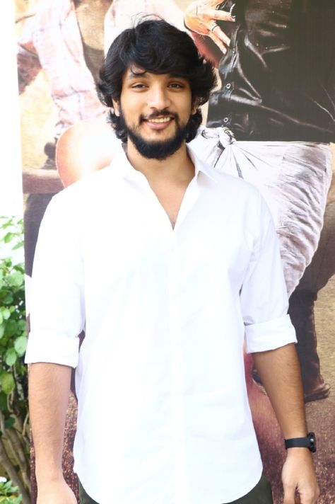 Gautham Karthik Hd Wallpaper, Gowtham Karthik Mass Image, Karthik Tamil Actor, Thevar Magan Images, Gautham Karthik, Mom Drawing, Kgf Photos Hd, Love Images With Name, Murugan Wallpapers