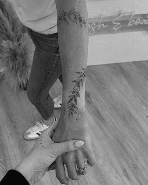 The olive branch 🫒 Arm Wrap Tattoo, Olive Tattoo, Olive Branch Tattoo, The Olive Branch, Wrap Tattoo, Dragonfly Tattoo Design, Branch Tattoo, Dragonfly Tattoo, Band Tattoo