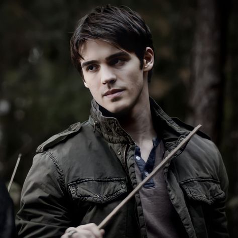 The Vampire Diaries Jeremy, Steve R Mcqueen, Jeremy Gilbert, Steven Mcqueen, Wednesday Movie, The Vampire Diaries Characters, Maze Runner Movie, Oh My Heart, Types Of Guys