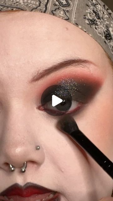 Brianna Bradley on Instagram: "Part 2 of my romantic goth makeup tutorial! 
-

#makeup#makeuptutorial#makeupartist#makeupvideo#eyeshadow#eyeshadowtutorial#makeupforbeginners#beginnermakeup#hoodedeyesmakeup#makeupforhoodedeyes#beauty#beautytutorial" Vampire Makeup Looks Tutorial, Elegant Goth Makeup, Goth Glam Makeup, Romantic Goth Makeup, Cold Makeup Look, Vampire Makeup Looks, Maquillage Goth, Goth Makeup Tutorial, Elegant Goth