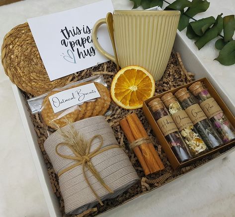 We hope you love autumn as much as we do! It's a perfect time to spend with your family near the fireplace with a cup of hot chocolate and little marshmallows in them. This gift box has everything for you to spend a cozy, warm, sweet time with your family. The gift box includes: 🍁 Ceramic mug 🍁 Warm wool socks 🍁 Glass jar of caramels 🍁 Coaster 🍁 Beverage your choice 🍁 Marshmallows 🍁 Golden tea spoon Fall gift box, extra cozy gift box, hygge gift basket, birthday Breakup Care Package, Care Package Birthday, Gift Basket Birthday, Hygge Gift Basket, Hygge Box, Sympathy Gift Baskets, Fall Gift Baskets, Golden Tea, Tea Gift Box