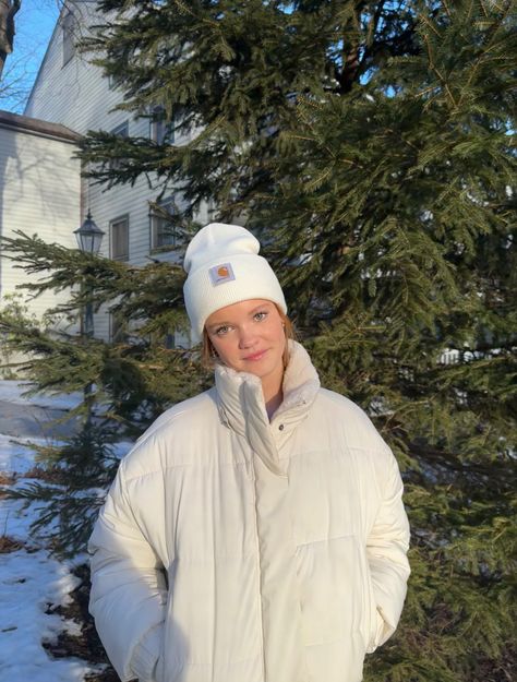 Carhartt Beanie Aesthetic, Cozy White Beanie For Fall, White Brimmed Beanie For Winter, White Winter Beanie Hat, Cute White Winter Beanie, Classic White Winter Beanie, Carhartt Beanie, Fall Wear, Winter Pictures