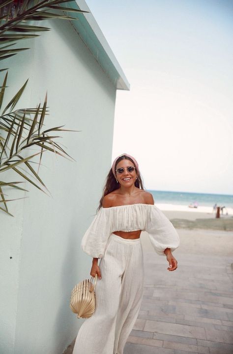 Beach Outfits Women Summer, Beach Outfit Plus Size, Elegant Beach Outfit, Sweatpants Outfit For School, Preppy Beach Outfits, Classy Beach Outfit, Beach Outfits Women Plus Size, Modest Beach Outfit, Fall Beach Outfits