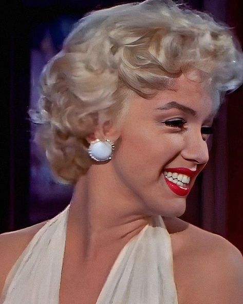 #💋 Marilyn Monroe in The Seven Year Itch (1955) #marilynmonroe #thesevenyearitch #1955 #eternalbeauty #🔥 The Seven Year Itch, Marilyn Monroe Movies, Seven Year Itch, The Seven, Marilyn Monroe, One And Only, Turquoise, Beauty