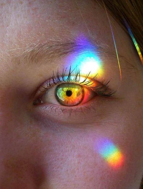 Rainbow Eyes, Wallpaper Tumblr, Rainbow Light, Rainbow Aesthetic, Eye Photography, Foto Art, Pretty Eyes, Beautiful Eyes, Light And Shadow