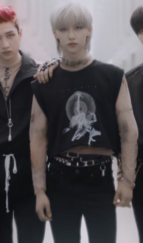 Felix Crop Top, Shut Up, Sleeveless Shirt, Stray Kids, Look At, Crop Top, Crop Tops, On Twitter, Twitter