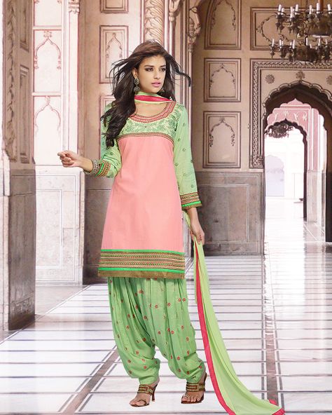 C Green Color Combination Suit, Salwar Suit Pattern, Latest Punjabi Suits, Green Color Combination, Patiala Salwar Suits, Green Color Combinations, Salwar Suit Designs, Punjabi Fashion, Designer Punjabi Suits