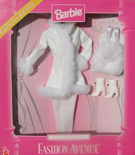 Barbie Wedding Dress, Barbie Wardrobe, Barbie Outfits, Barbie Wedding, Vintage Barbie Clothes, Fur Accessories, Doll Clothes Barbie, Beautiful Barbie Dolls, Barbie I