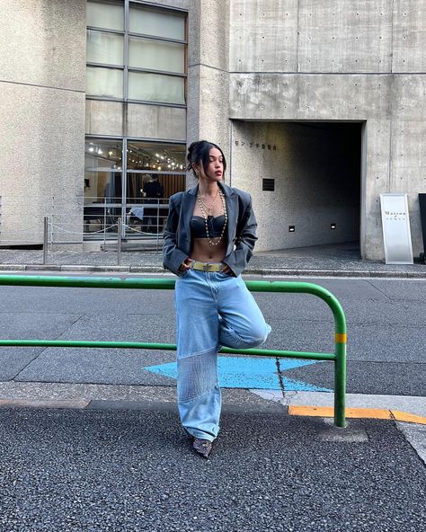 HI TOKYO @revolve | Instagram Koleen Diaz Outfits, Koleen Diaz, 2000 Outfits, Big Jeans, French Girl Aesthetic, Hong Kong Fashion, Inspo Fits, Fall Streetwear, Mode Zara