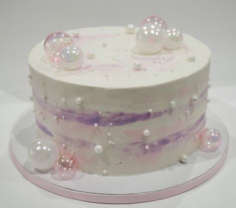 Birthday Cake Bubbles, Bubble Bath Cake, Bubbles Cake Birthday, Bubbles And Brunch Birthday Party, Bubble Party Theme Decoration, Bubble Birthday Invitations, Bubble Themed Cake, Bubble Bath Birthday Party, Bubble Cake Birthday