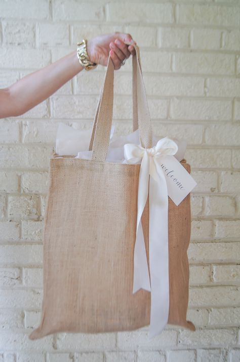 Bags With Bows, Luxury Gift Basket, Groomsmen Gift Bags, Wedding Welcome Gifts, Wedding Gifts For Groomsmen, Gifts Bags, Parties Ideas, Welcome Bag, Wedding Gift Bags