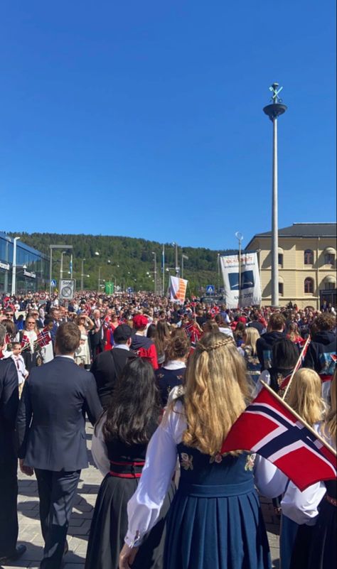 Norway Culture, 17. Mai, Constitution Day, University Life, Dream Board, Scandinavia, Aesthetic Photography, Norway, Bergen