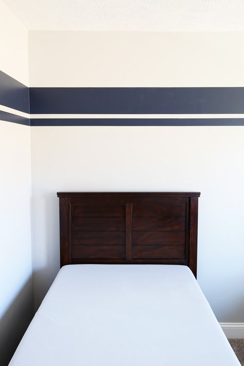 I've always wondered how people paint perfect stripes on walls, and this post shares the secret! It's genius and I never knew it was so easy! Click through to the post to see how! Stripes Wall Paint, Striped Walls Bedroom, Aesthetic House Decor, Striped Accent Walls, Painting Stripes On Walls, Room Paint Designs, Boy Room Paint, Stripe Wall, Living Room Wall Color