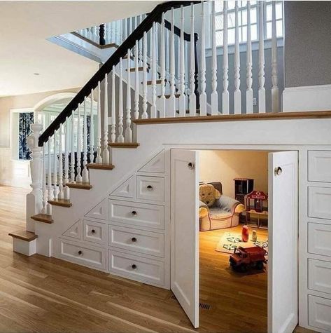 Stairs And Storage, Gömda Rum, Skjulte Rum, Under Stairs Storage Solutions, Room Under Stairs, Stair Nook, Staircase Storage, Under The Stairs, Hidden Rooms