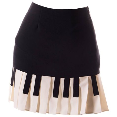 Moschino Cheap and Chic Piano Key Skirt | From a collection of rare vintage skirts at https://www.1stdibs.com/fashion/clothing/skirts/ Piano Key, High Waisted Pleated Skirt, Moschino Cheap And Chic, Black And White Skirt, Skirt Design, Mode Vintage, Mode Inspiration, Looks Vintage, Fashion Classy