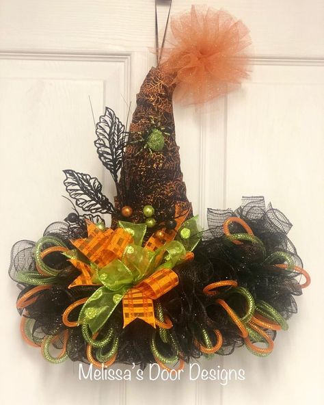 #melissasdoordesigns #melissasdoordesigns2018 #witchhat #witcheshat #spider #spiders #Halloween2018 #halloweendecor #halloweendecorations… Halloween Yard Decorations Diy, Halloween Witch Hat Wreath, Autumn Projects, Diy Hats, Spooky Ideas, Halloween Witch Wreath, Floral Crafts, Halloween Mesh Wreaths, Witches Hats