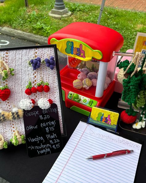 Some snapshots from my market on Saturday 🥰 Thankyou to everyone who came out to support me and the other small businesses 🎨🍷🎶✨ #plushies #plushiesofinstagram #amigurumi #stuffies #crochet #crochetersofinstagram #craftshow #craftfair #craftfairdisplay #vendor Stuffies Crochet, Dessert Booth, Bazaar Booth, Ns Art, Crochet Craft Fair, Vendor Ideas, Market Booth, Fair Display, Bazaar Ideas