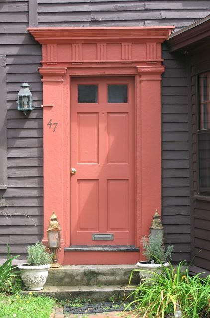 An Urban Cottage: Inspiration Photos Salmon Door Color, Salmon Pink Front Door, Coral Door Gray House, Coral Door Front Entrance, Coral Front Door Colors, Salmon Front Door, Peach Front Door, Front Door Entrance Decor, Coral Front Doors