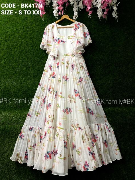 Trendy Frocks For Women, Organza Dress Ideas, Cherry Blossom Outfit Ideas, Long Frocks Models For Stitching, New Long Frock Models, Farak Design, Black Maxi Dresses, Frock Models, Simple Frock Design