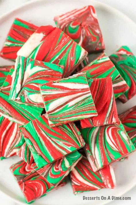 Simple Fudge Recipe, Fudge Ideas, Simple Fudge, Christmas Fudge Recipes Easy, Holiday Fudge Recipes, Microwave Peanut Butter Fudge, The Best Fudge, Fudge Christmas, Best Fudge